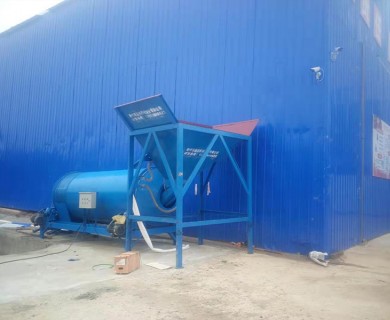 中鐵二十二局崇左鐵路滾筒洗石機(jī)工作現(xiàn)場